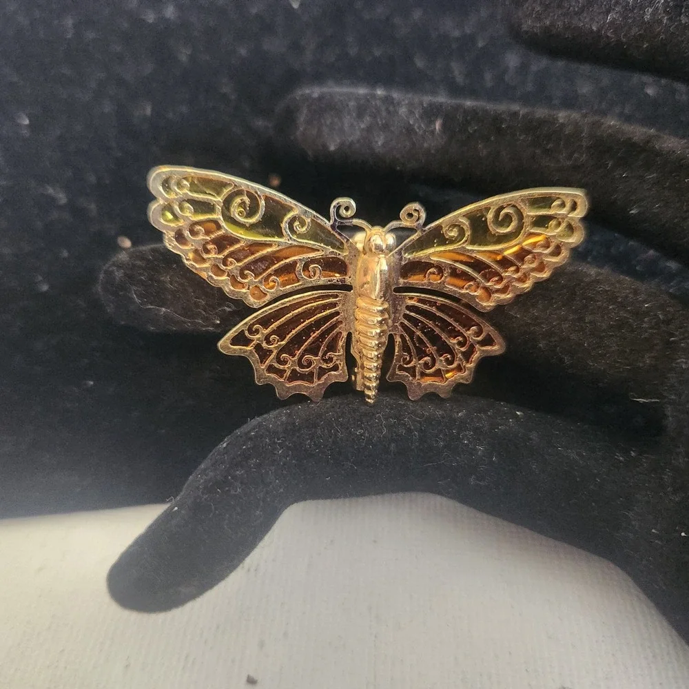 Avon Vintage Butterfly Brooch Gold Tone Amber Yellow Stained‎ Glass Enamel Pin